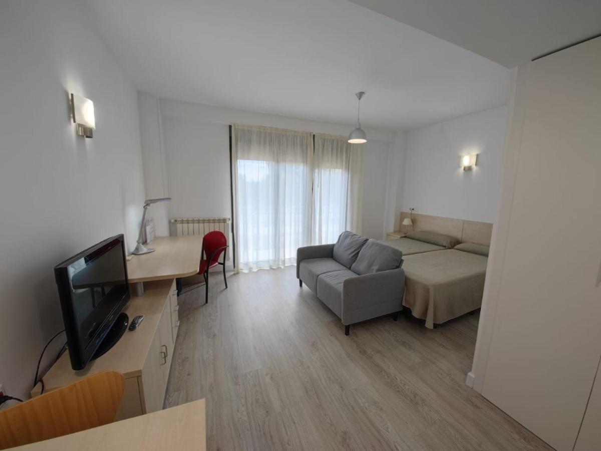 Residencia Universitaria Resa Giner De Los Rios 알칼라데에나레스 외부 사진