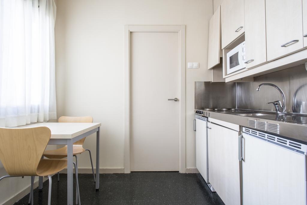 Residencia Universitaria Resa Giner De Los Rios 알칼라데에나레스 외부 사진