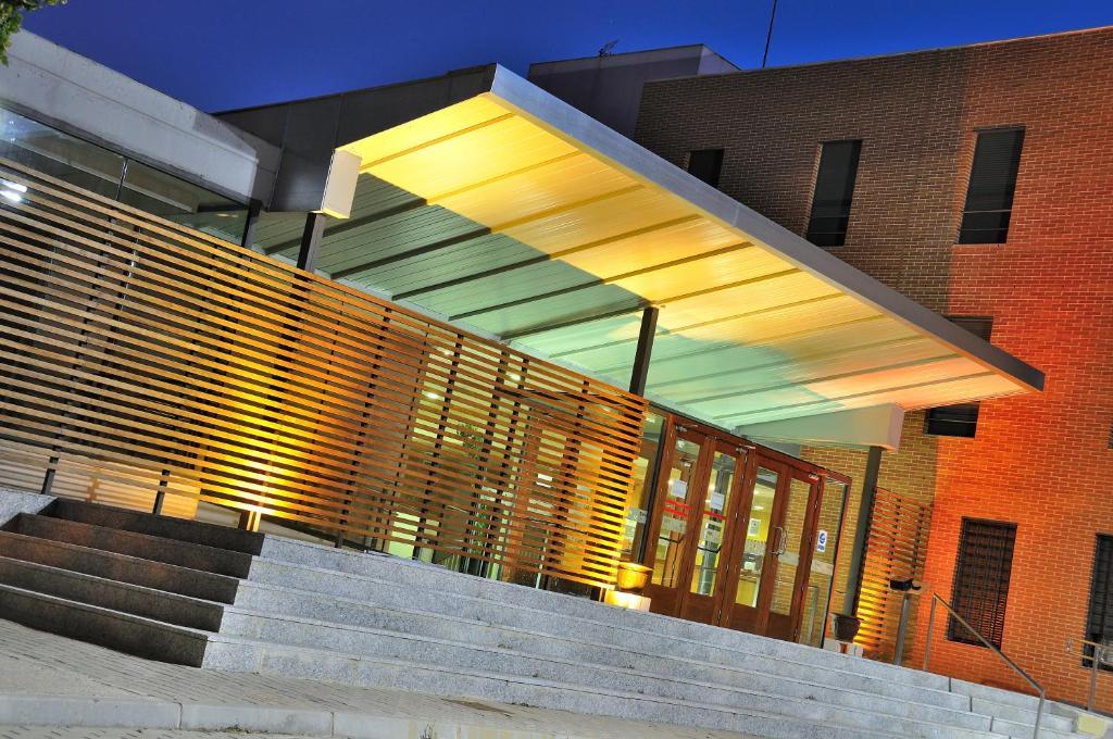 Residencia Universitaria Resa Giner De Los Rios 알칼라데에나레스 외부 사진