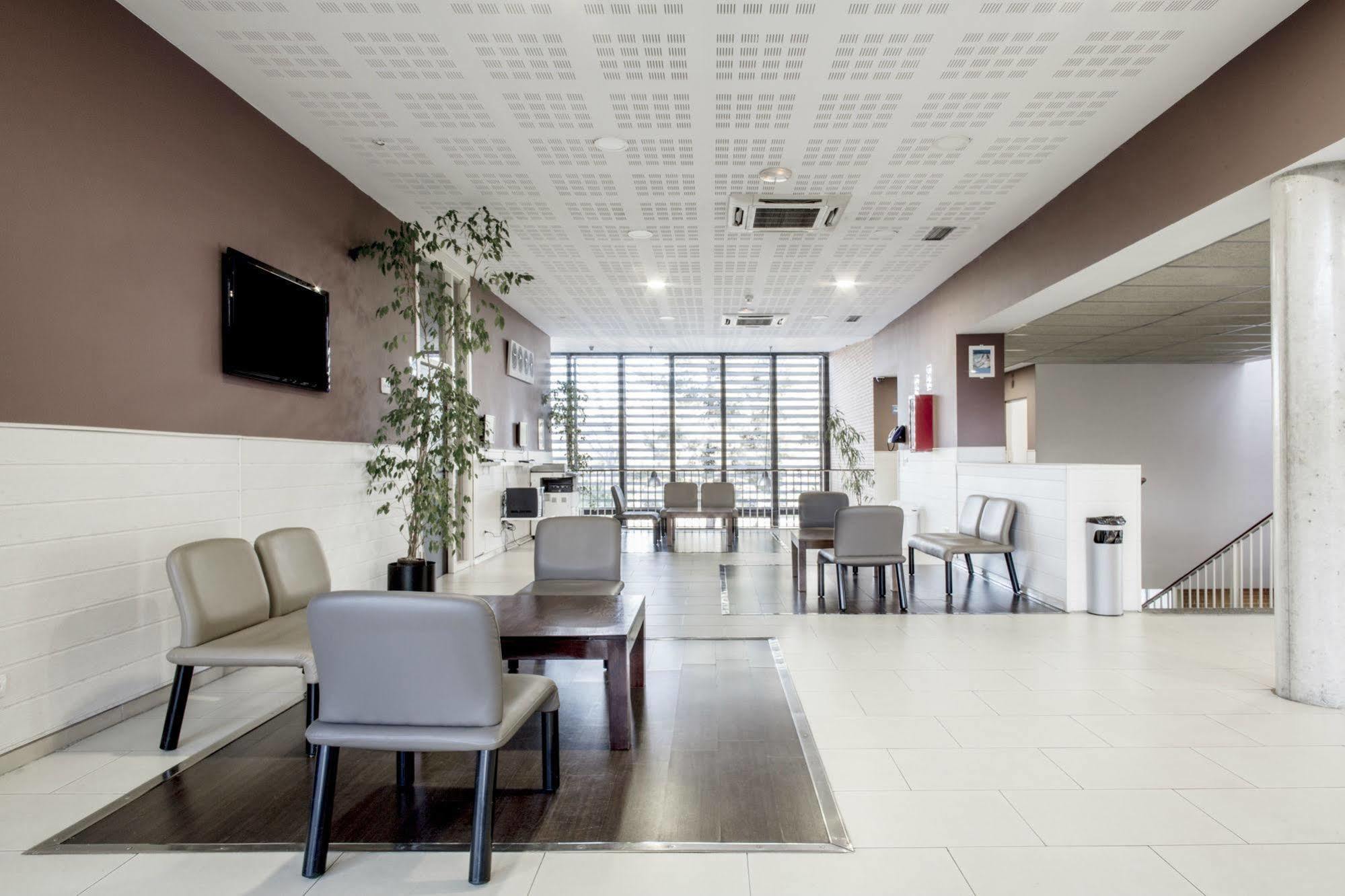 Residencia Universitaria Resa Giner De Los Rios 알칼라데에나레스 외부 사진